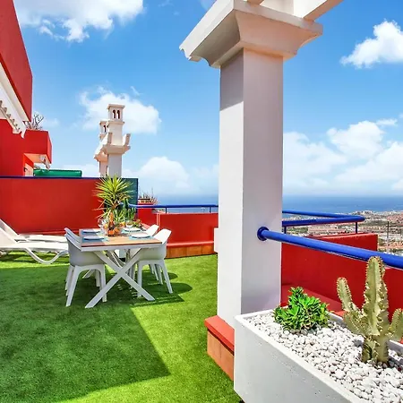 Wonderful View, Huge Terrace Solarium, Private Parking شقة أذيخي
