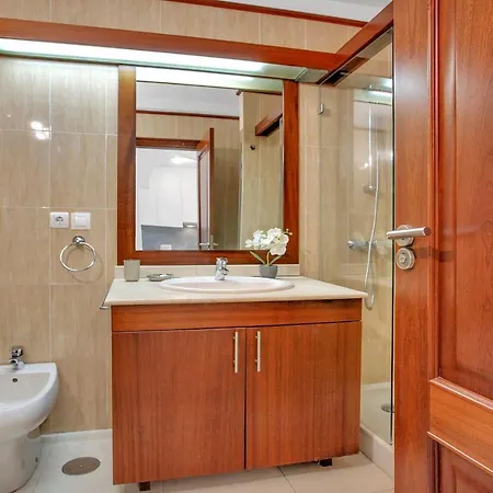 Wonderful View, Huge Terrace Solarium, Private Parking * أذيخي