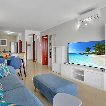 Wonderful View, Huge Terrace Solarium, Private Parking شقة أذيخي