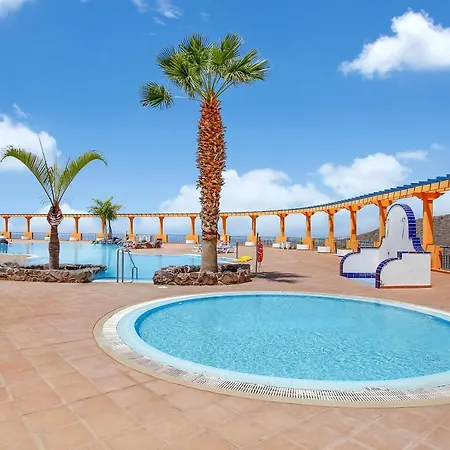 Wonderful View, Huge Terrace Solarium, Private Parking شقة *